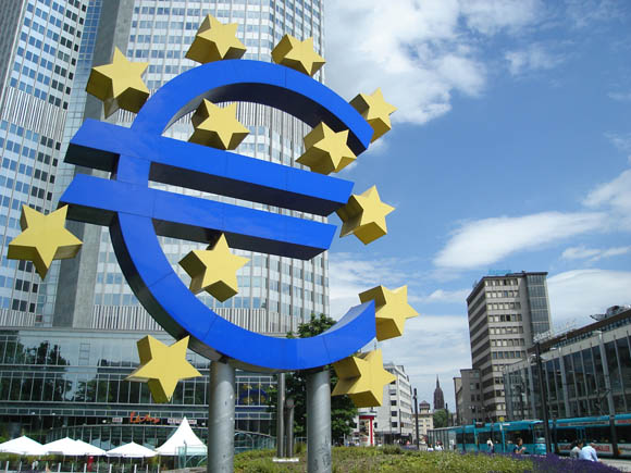 The Euro sign in front of the ECB